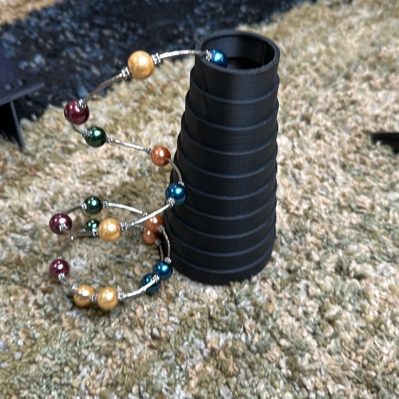 Memory Wire Wrap Bracelet with Multiple Colors of Faux Pearls and Spacers NWOT - Picture 9 of 10